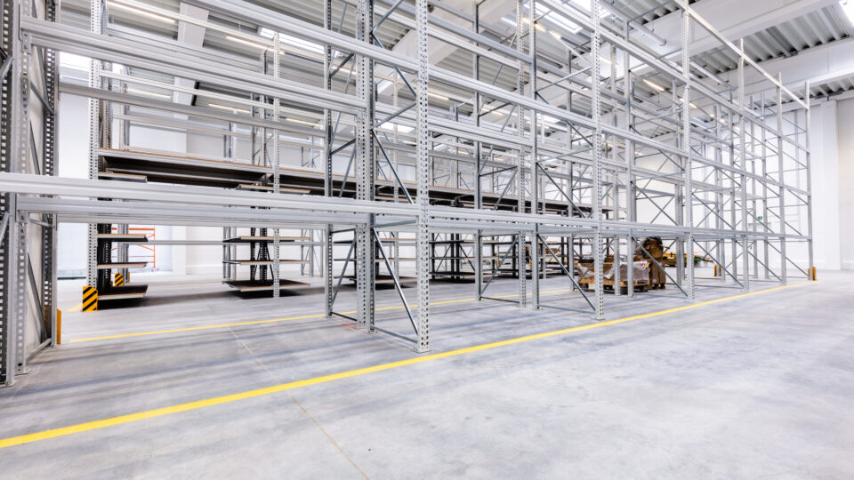 Warehouse industrial hall racking storage racks